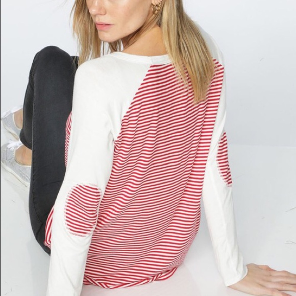 Cute as a Button Top in black - Picture 5 of 8